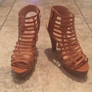 Tan laser cut heel